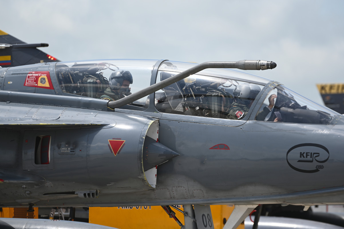 FAC RELAMPAGO 7B (1)