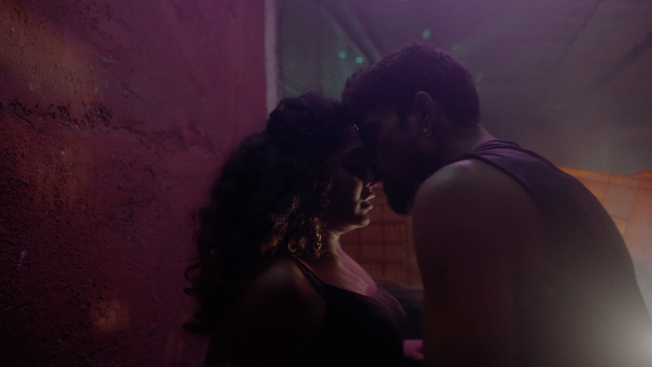 [Image: Rima-Kallingal-Lalanna-Song-00-00-49-23-Still008.jpg]