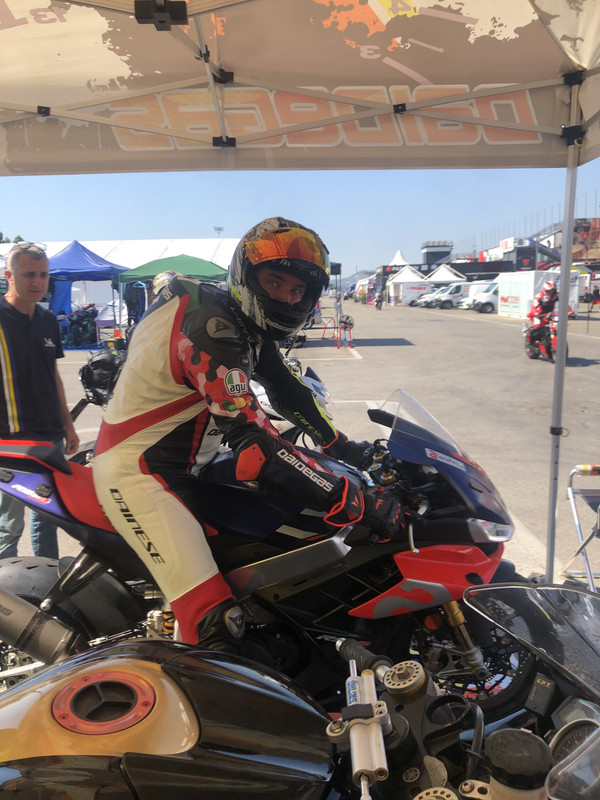 8FABBDA2-CAB7-41B7-B6BE-08E1E4DE68D5