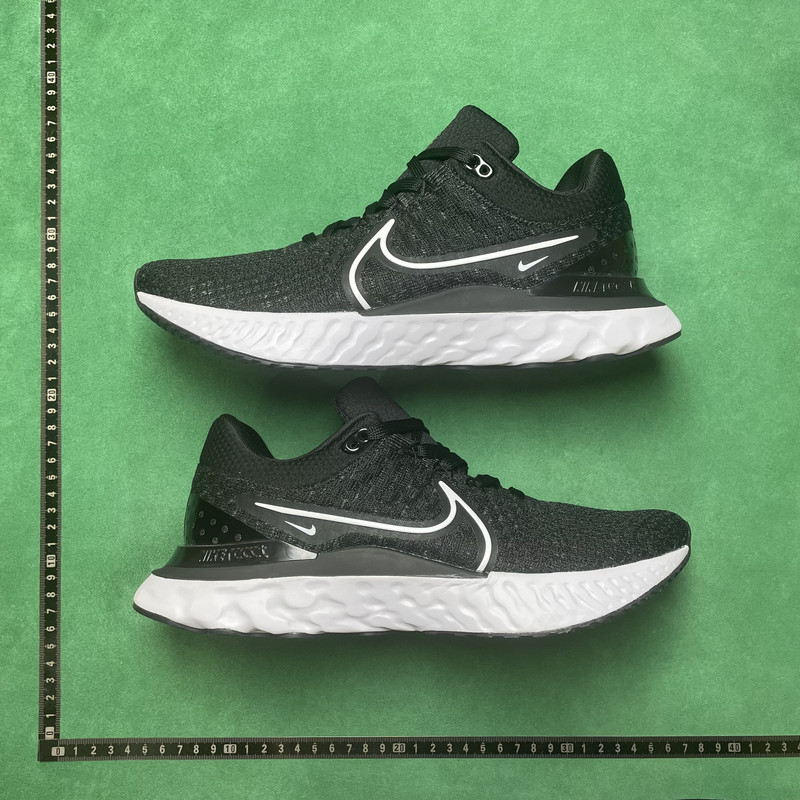 Nike Uplift Sc