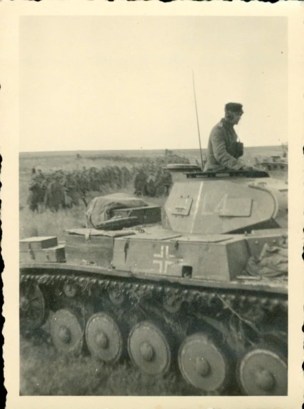 WK 2 Foto deutscher Panzer Balkenkreuz Turmnummer