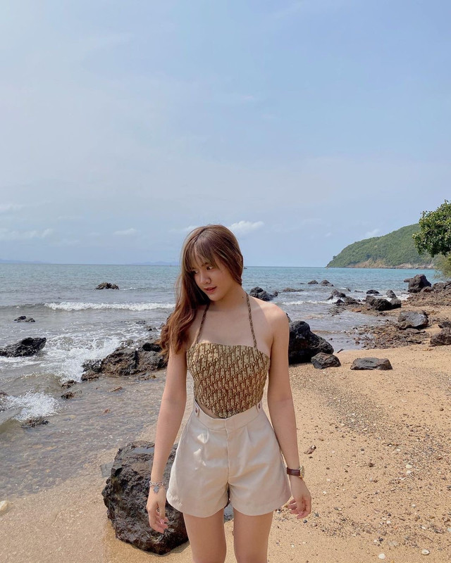 7D9B07EA-8789-4A89-BA2A-85F7C60A8B94