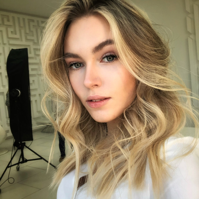 979853B9-52B8-4BD3-AFFA-9FDB60105E4A