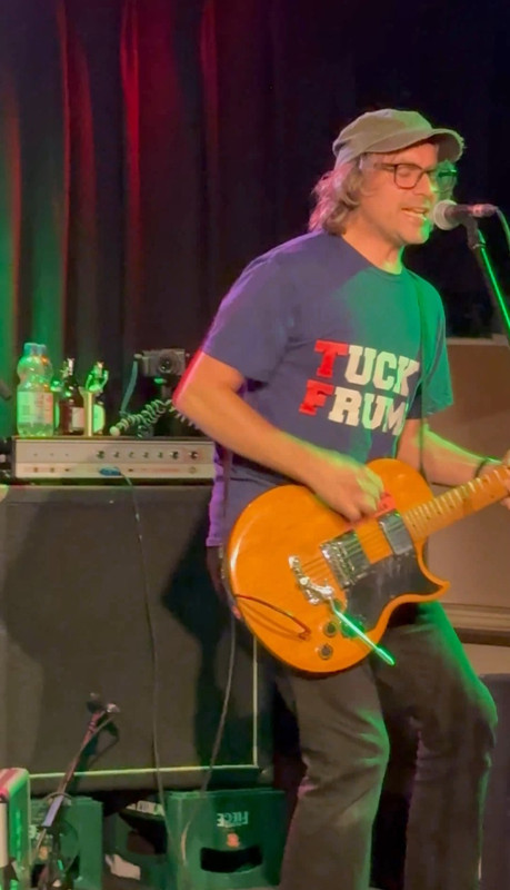 Screenshot_20250928_205925_Video Player