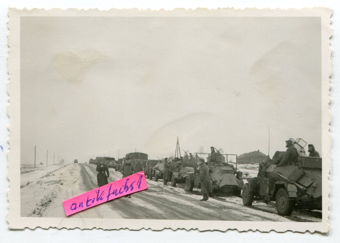 WH-Schützen-Panzer SPW Kolonne vor Gomel an der 