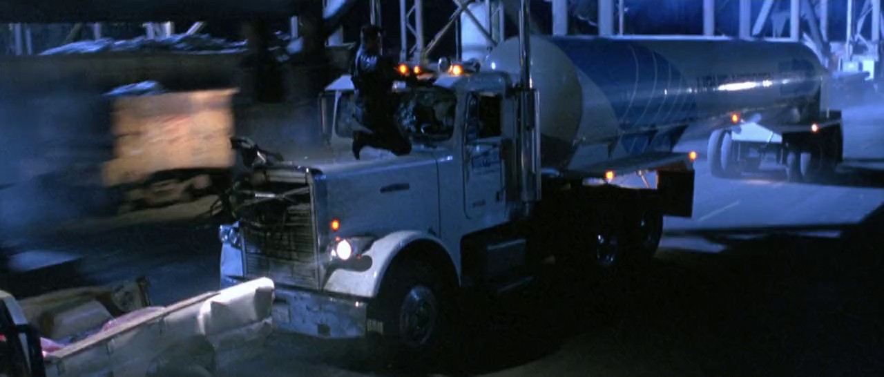 Terminator-2-Judgment-Day-1991-Bluray-Hindi-English-720p-x264-AVC-DD-5-1-ESub-mkv-0004