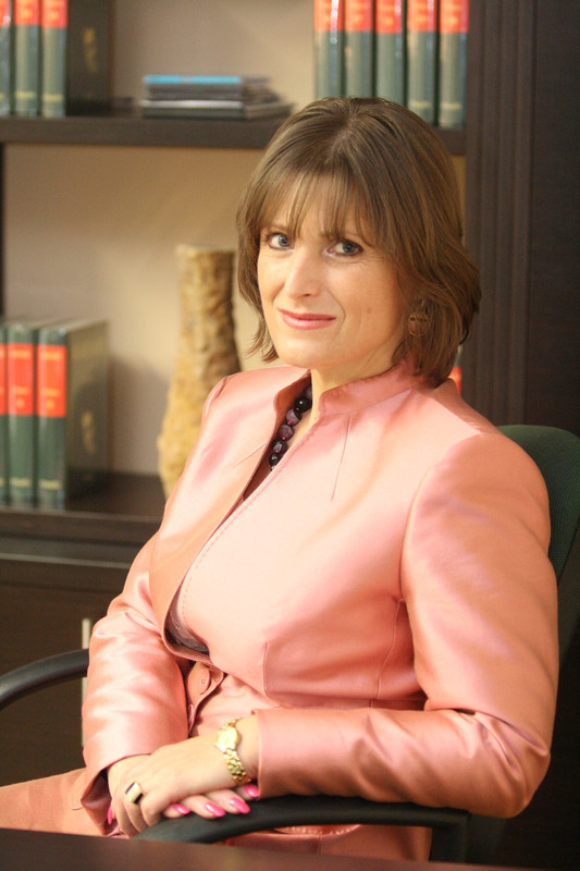 Dr. Enkelejda Gjinali
