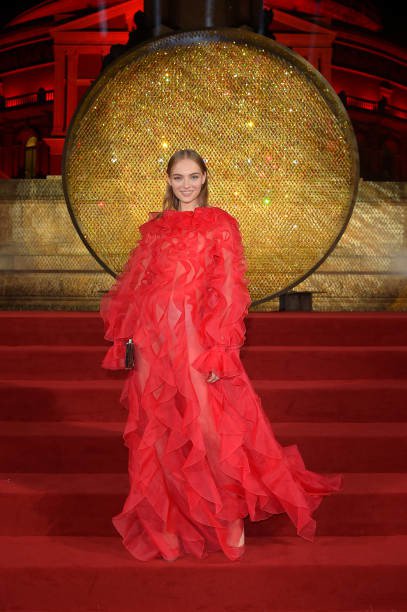 1173557908_FranSummersarrivesatTheFashionAwards2018InPartnership