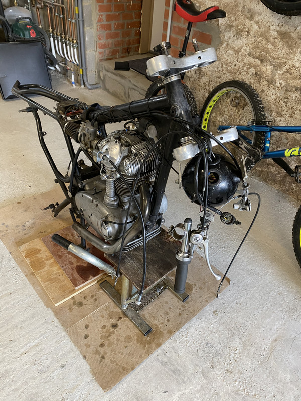 BCC9085B-3C77-403B-B26A-42E497F163C4