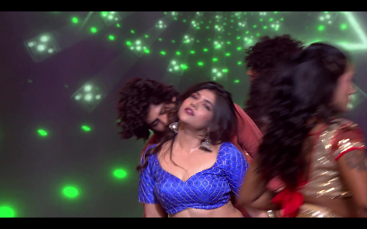 [Image: vlcsnap-2025-11-04-18h04m02s435.jpg]