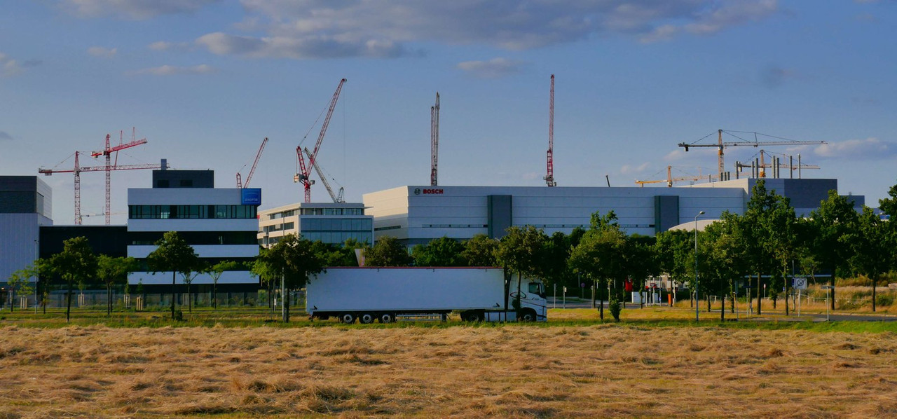 Bild: https://i.postimg.cc/JhrN03vZ/P1280575.jpg