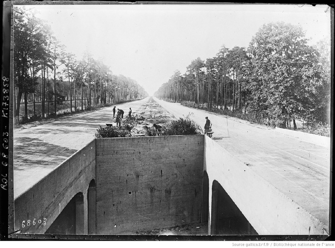 Nouvel_autodrome_à_Berlin_[connu_[...]Agence_Rol_btv1b53068310c_1