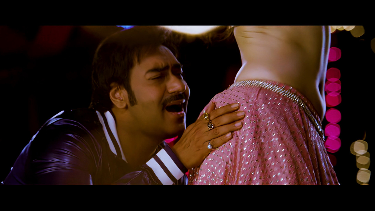 Tamanna Hot Song 03 From Himmatwala Taki O Taki 4K (Best Quality).mp4_snapshot_03.41_[2021.04.05_13.