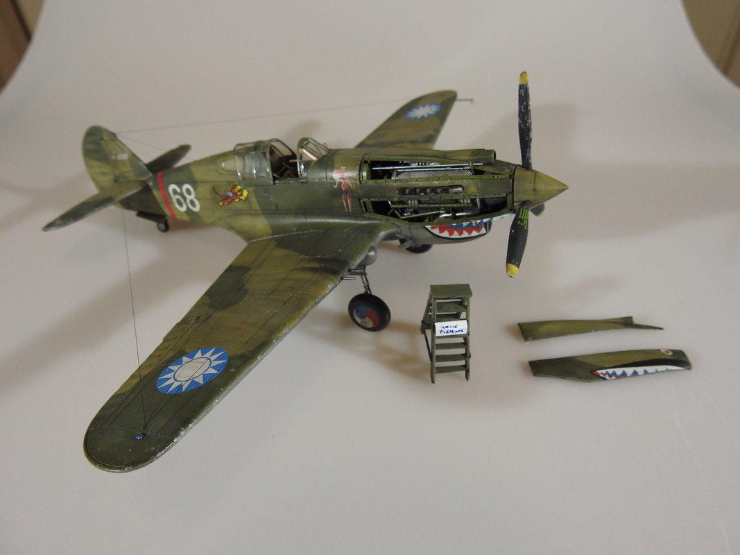 Curtiss P-40C Hawk, Bronco 1/48 –Klar DSCN2259