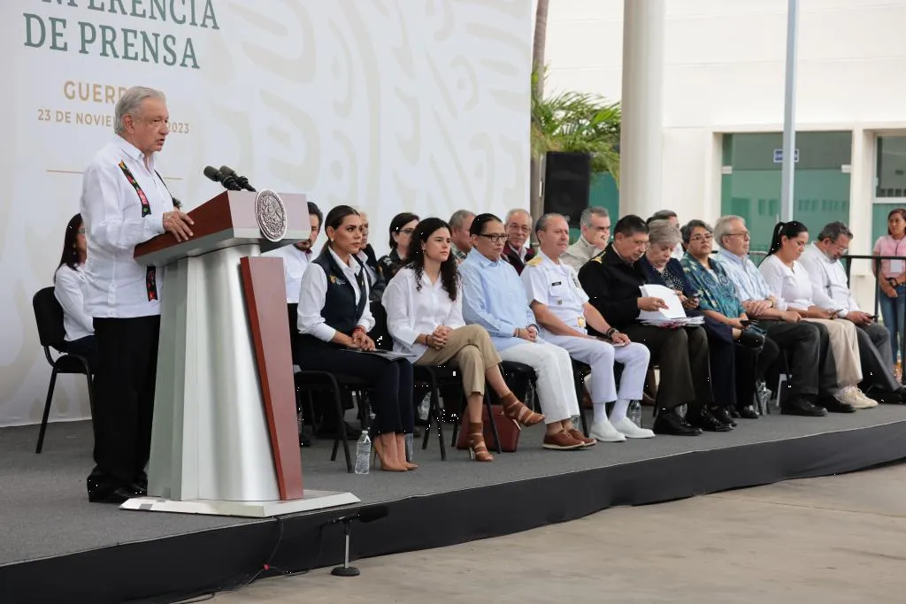 Avanza la reconstrucción en Acapulco: AMLO anuncia más de 322 mil apoyos a damnificados