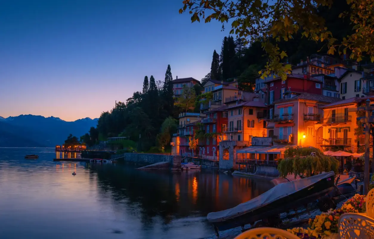 varenna-lombardy-italy-lake-como-varenna-lombardiia-italii-4 Озеро Комо – жемчужина Ломбардии