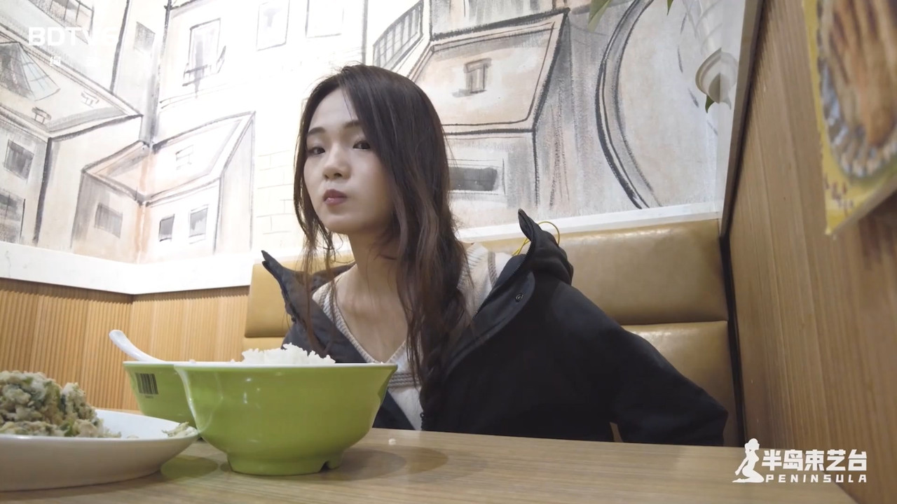 半岛束艺 卡菲外出觅食.mp4_20220107_130525.875