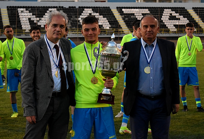 , &Tau;&epsilon;&lambda;&iota;&kappa;ό&sigmaf; &Kappa;&upsilon;&pi;έ&lambda;&lambda;&omicron;&upsilon; &Mu;&epsilon;&sigma;&sigma;&eta;&nu;ί&alpha;&sigmaf;: &Phi;&omega;&tau;&omicron;&rho;&epsilon;&pi;&omicron;&rho;&tau;ά&zeta; &alpha;&pi;&omicron; &tau;&eta;&nu; &Pi;&alpha;&rho;&alpha;&lambda;ί&alpha;