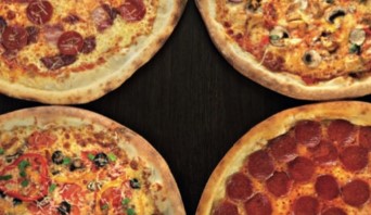 Pizza De Mozzarella Y Tomate