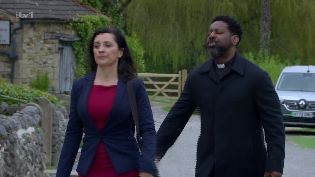 [Image: gp6rj8rq59py.jpg]