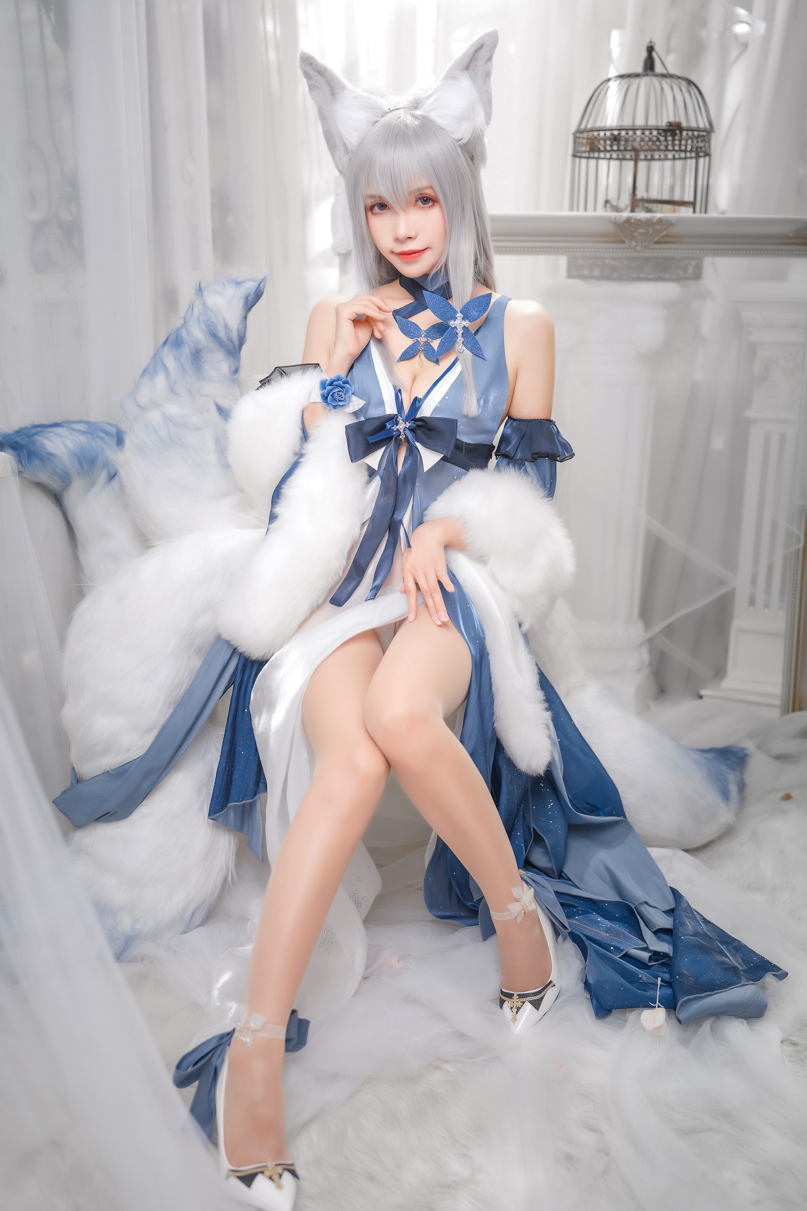 Neko-薇薇 信浓礼服 Cosplay 写真｜优雅风高清图集（30P｜74MB）插图4