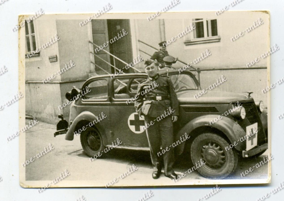Foto Wehrmacht PKW, Lazarett, Sanitäter, KFZ, Sa