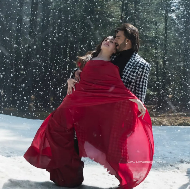 red-saree-alia-bhatt-in-rocky-aur-rani-ki-prem-kahani-2023