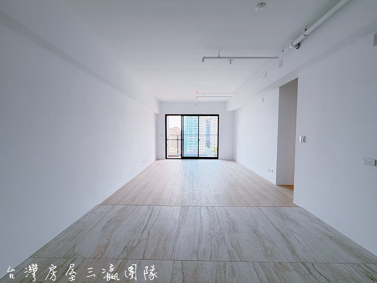 LINE ALBUM 一彎綠 12B3) 260328 5