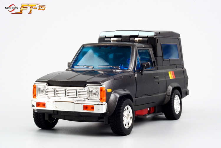 Fans-Toys-FT-25-Outrider-09