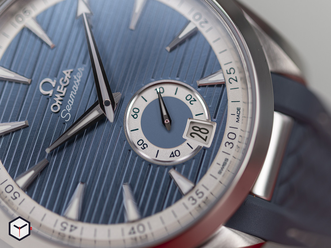 omega-aqua-terra-150m-co-axial-master-chronometer-small-seconds-41mm-4-
