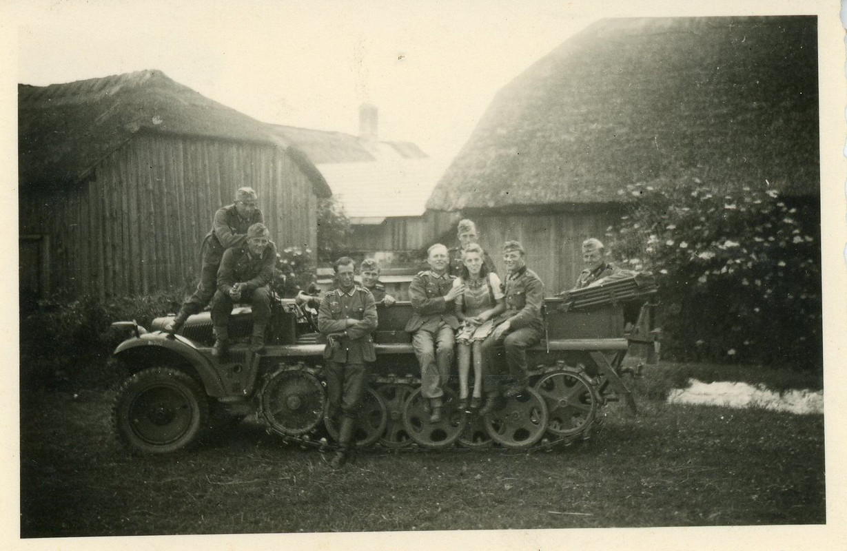 Russland Frau Mädels Girls Russin Halbkette