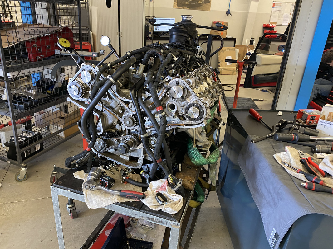 35876009-A220-4ACD-BC51-36667800009A