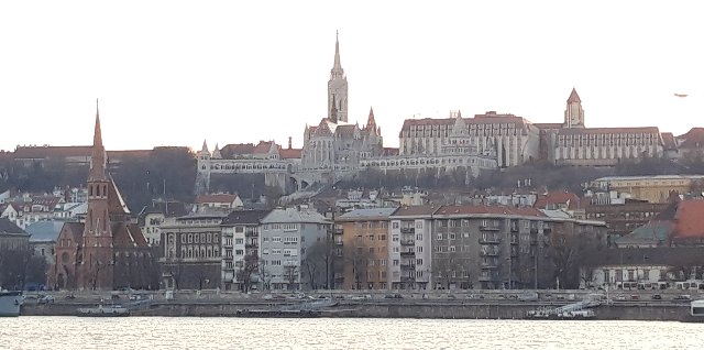 Puente de las Cadenas, Noria, estatuas, Parlamento, Catedral etc - BUDAPEST EN UN FIN DE SEMANA (48)