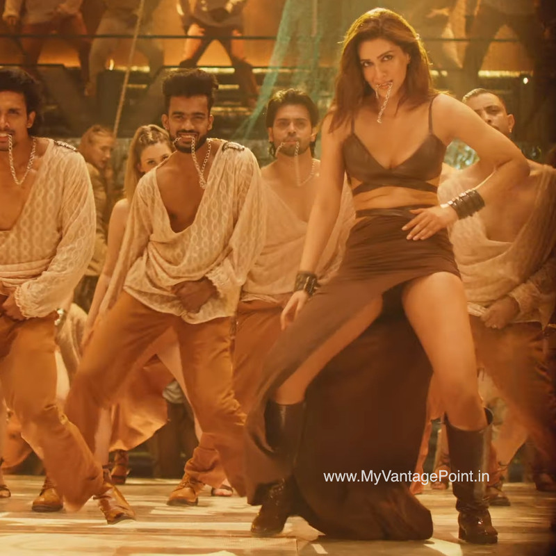 stills-of-kriti-sanon-in-hum-aaye-hai-song-from-ganapath-movie