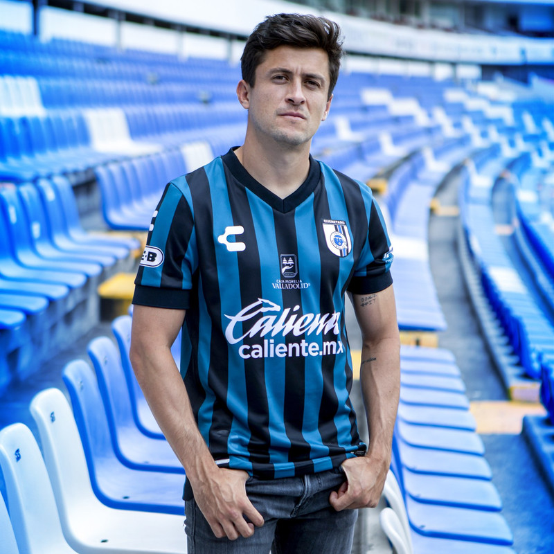 Los Rayados de Monterrey muestran sus nuevos uniformes, ¿Igual a Querétaro?