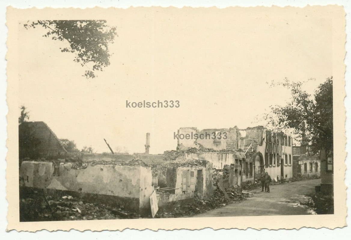 Foto Schweigen an der Weinstraße Ruinen Rechtenbach Grenzgebiet Frankreich 1940
