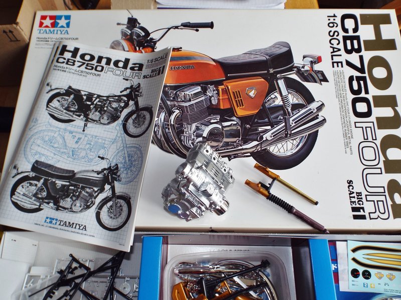 Beany's (stupidly expensive) Tamiya 1/6th Honda CB750 Four - The