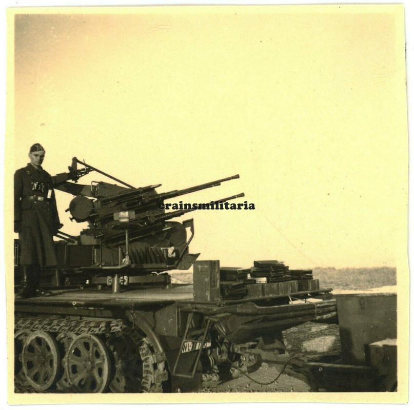 Orig. Foto SdKfz Halbkette mit Vierling Flak Geshütz am Küste HÖRNUM Sylt 1940