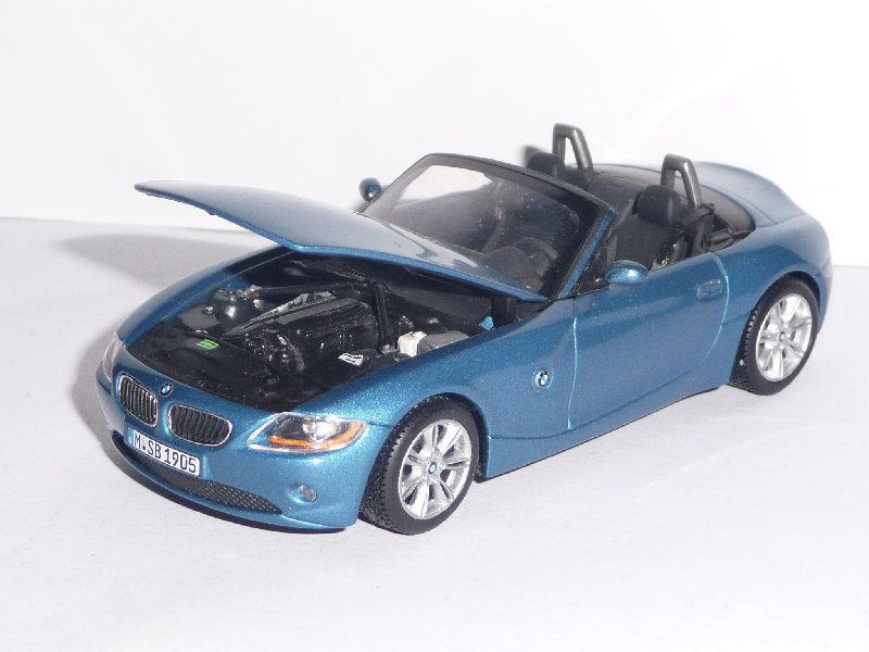 BMW Z8 Minichamps(2)