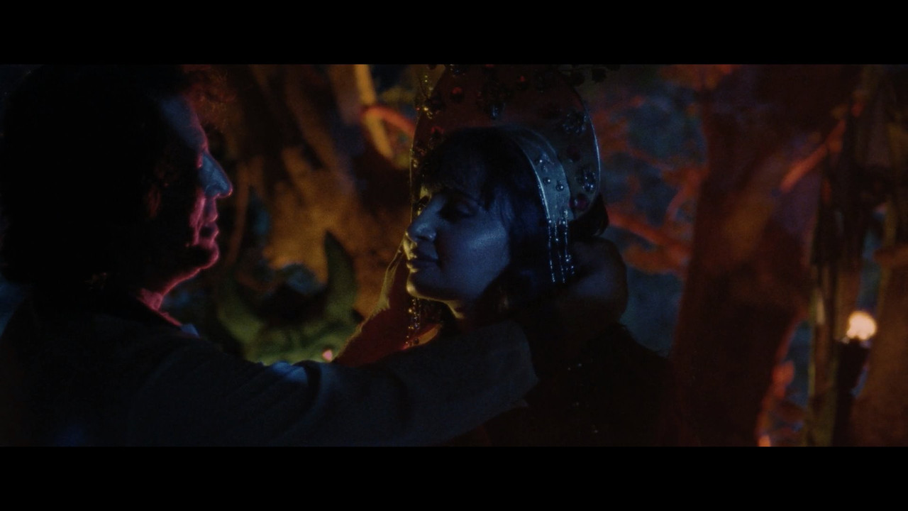 Miss.Lovely.2012.1080p.NF.mkv_snapshot_02.45_[2021.07.14_11.02.32]