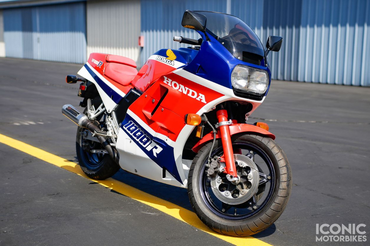 Honda-VF1000-R-Front-Right-Featured.jpg