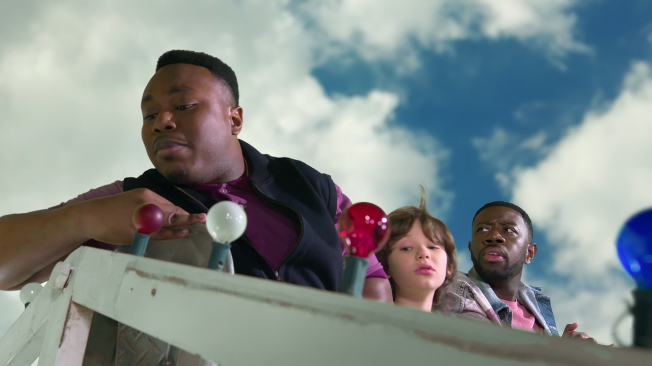 The Neighborhood 2018 S02 1080p AMZN Webrip x265 10bit EAC3 5 1 Ainz TAoE