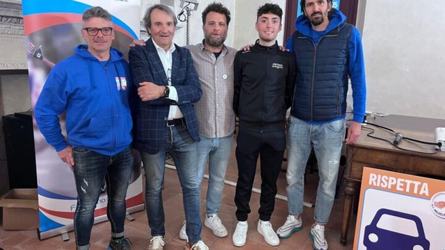 Vernissage per la Granfondo Michele Scarponi-Strade Imbrecciate