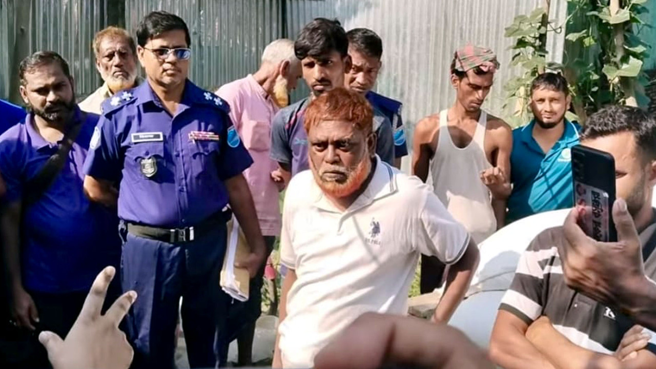 মানিকগঞ্জে সার পাচারের অভিযোগ, সাব-ডিলারকে ২ লাখ টাকা জরিমানা