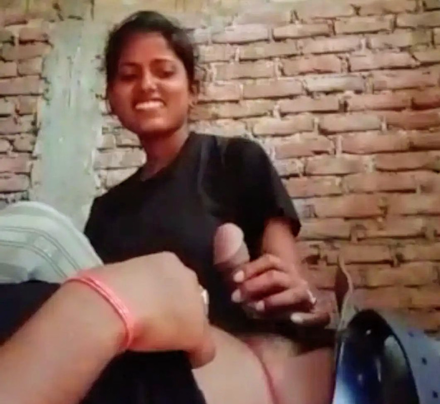 Pendu desi girl is secretly getting fucked by her boyfriend