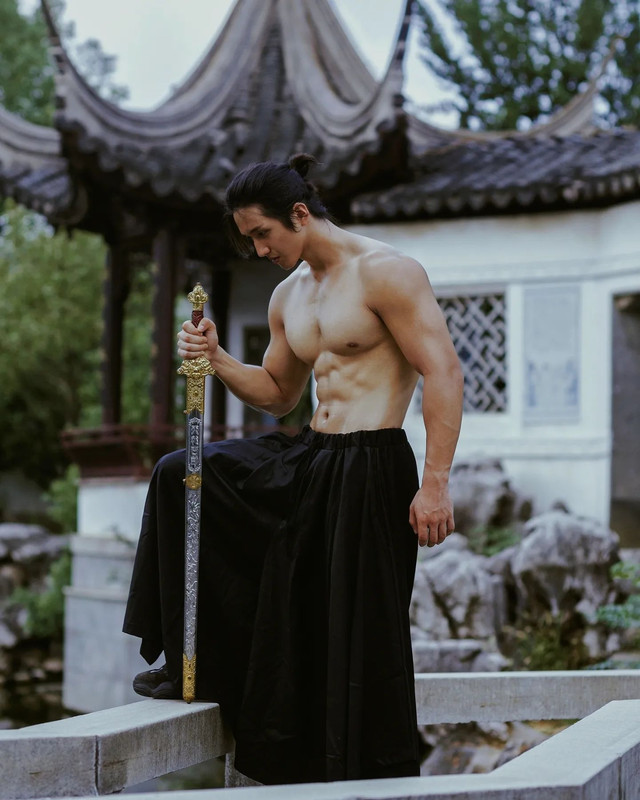 Photo by Chinese hunks 全球華男 on August 06, 2023. (6)