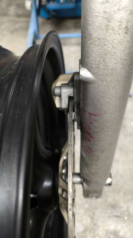Abstand Bremsscheibe Rechts