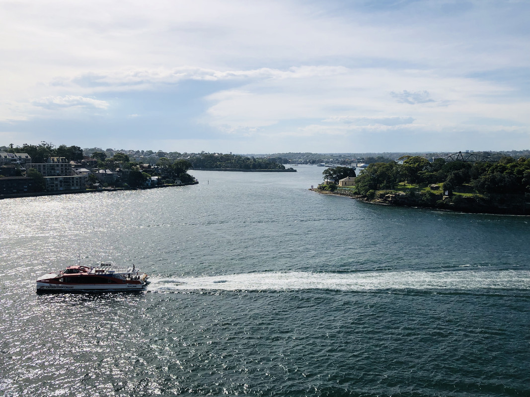 937-C7-A30-76-A8-406-F-9281-2-D98-E33227