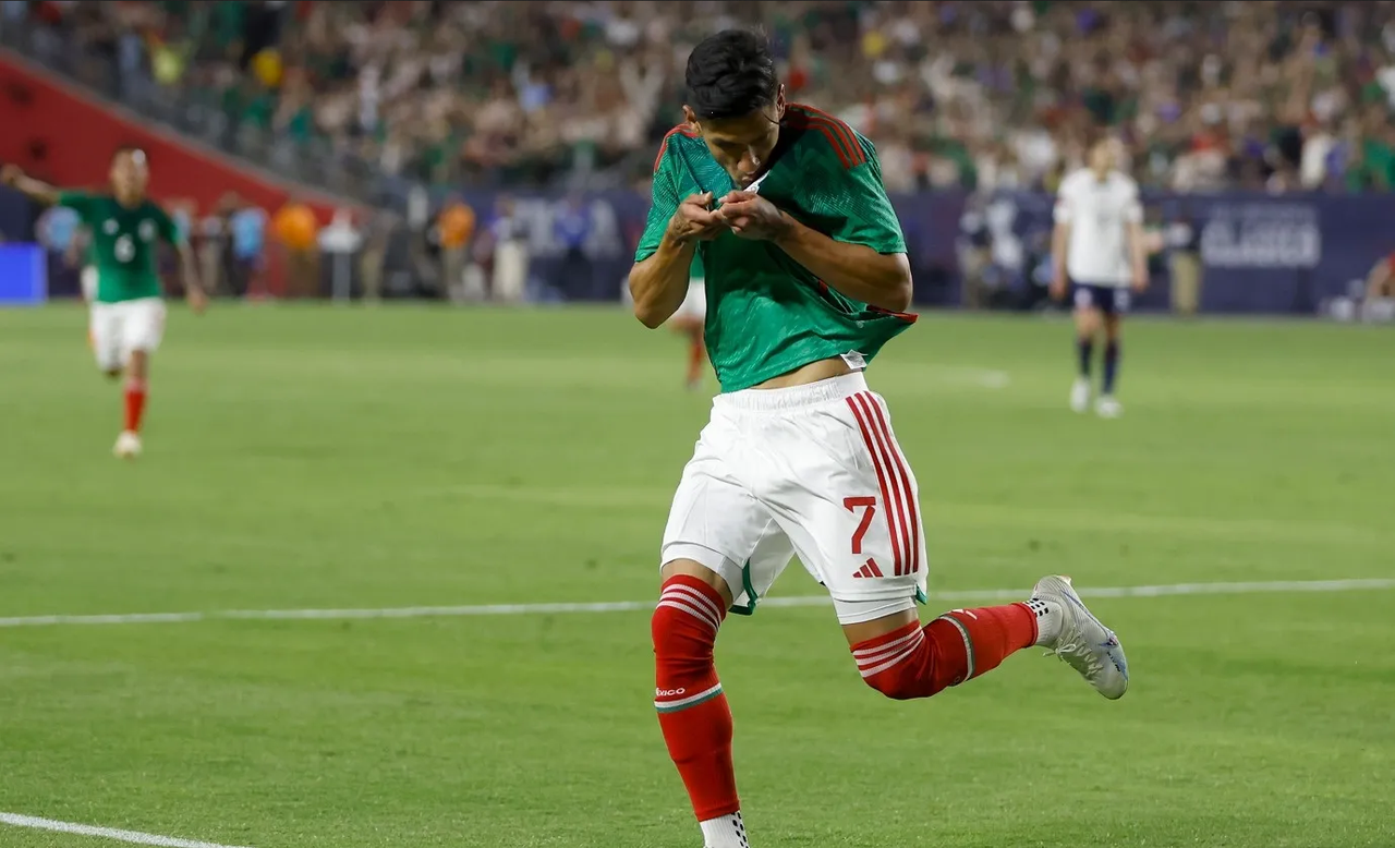 Con gol frente a Alemania, Antuna entra al Top 20 de anotadores de la Selección