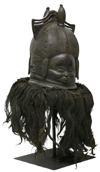 A photo of the piece being discussed in this passage: Bundu Mask